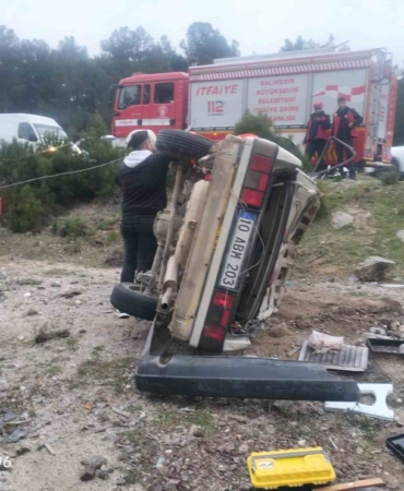 Kazdağları’nda kontrolden çıkan otomobil şarampole devrildi: 4 yaralı