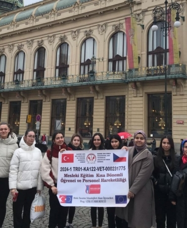 Bilecik’te tekstil öğrencileri Prag’da inovasyon eğitimi aldı