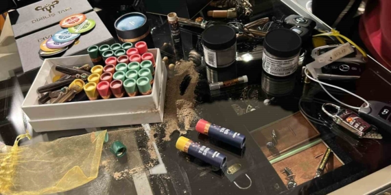 Uyuşturucu soruşturmasında Ezgi Eyüboğlu’nun da aralarında bulunduğu 8 şüpheli gözaltına alındı