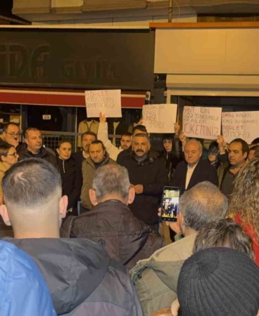 Gebze’de yıkılan binanın çevresindeki vatandaşlar raporların sonucunu bekliyor