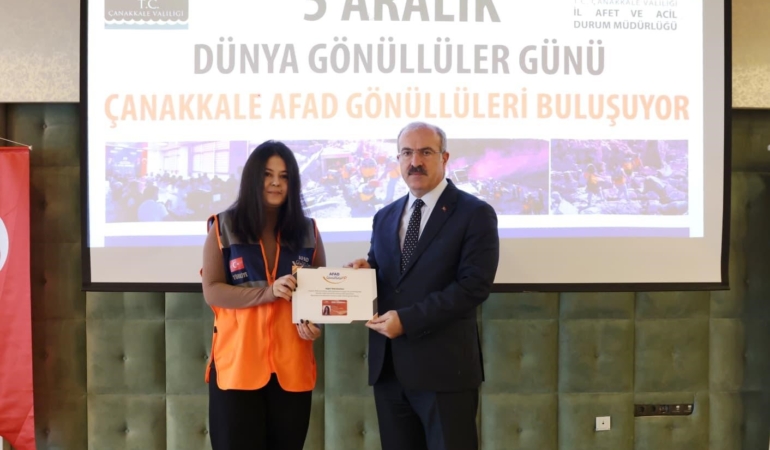 Çanakkale’de AFAD gönüllülerine kimlik kartları teslim edildi