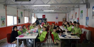 Minikler, bilimin renkli dünyasına adım attı