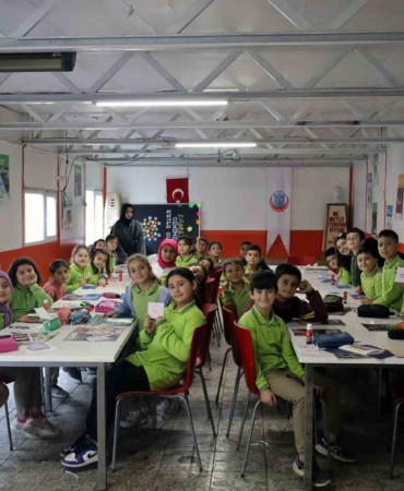 Minikler, bilimin renkli dünyasına adım attı