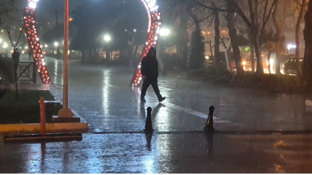 Meteoroloji uyardı, Tekirdağ’da kuvvetli yağış etkili oldu
