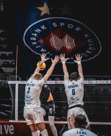 Efeler Ligi: Halkbank: 3 - Spor Toto: 0