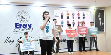 Gaziosmanpaşa’da engelli öğrenciler ve aileleri kahvaltıda buluştu