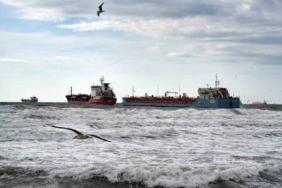 İstanbul’da birbirine temas eden tankerlerden biri kurtarıldı
