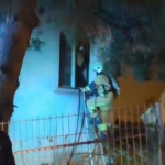 Bursa’da korkutan yangın: İtfaiye ekipleri camı kırıp içeri girdi