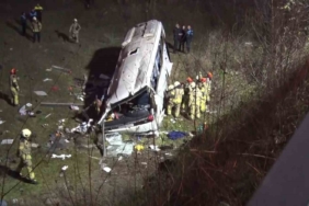 Esenyurt’ta servis minibüsü şarampole yuvarlandı: 2 ölü, 9 yaralı