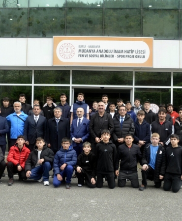 Şampiyon güreşçilere destek sözü