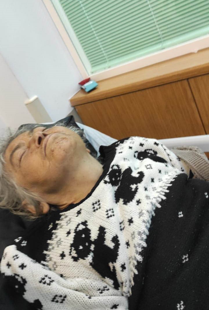 Sultangazi’de 75 yaşındaki diyaliz hastası kadının, araçtan inerken düşürüldüğü iddiası