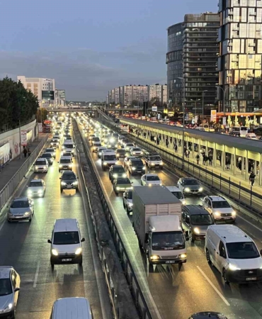 İstanbul’da trafik yoğunluğu yüzde 81’e ulaştı