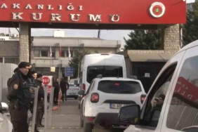 Sadettin Saran, saç ve kan örneği vermek üzere Adli Tıp Kurumuna getirildi