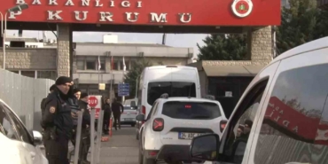 Sadettin Saran, saç ve kan örneği vermek üzere Adli Tıp Kurumuna getirildi