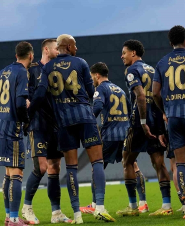 Fenerbahçe, ligde ilk yarıyı namağlup kapattı