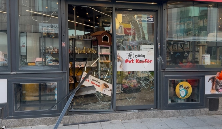 Şişli’de ters yöne giren sürücü dehşet saçtı: 2 ölü, 5 yaralı