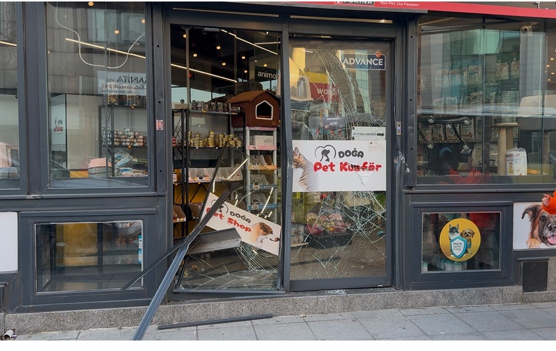 Şişli’de ters yöne giren sürücü dehşet saçtı: 2 ölü, 5 yaralı