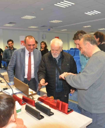 BŞEÜ’de ‘Göktaşı Avcısı’ semineri yoğun ilgi gördü