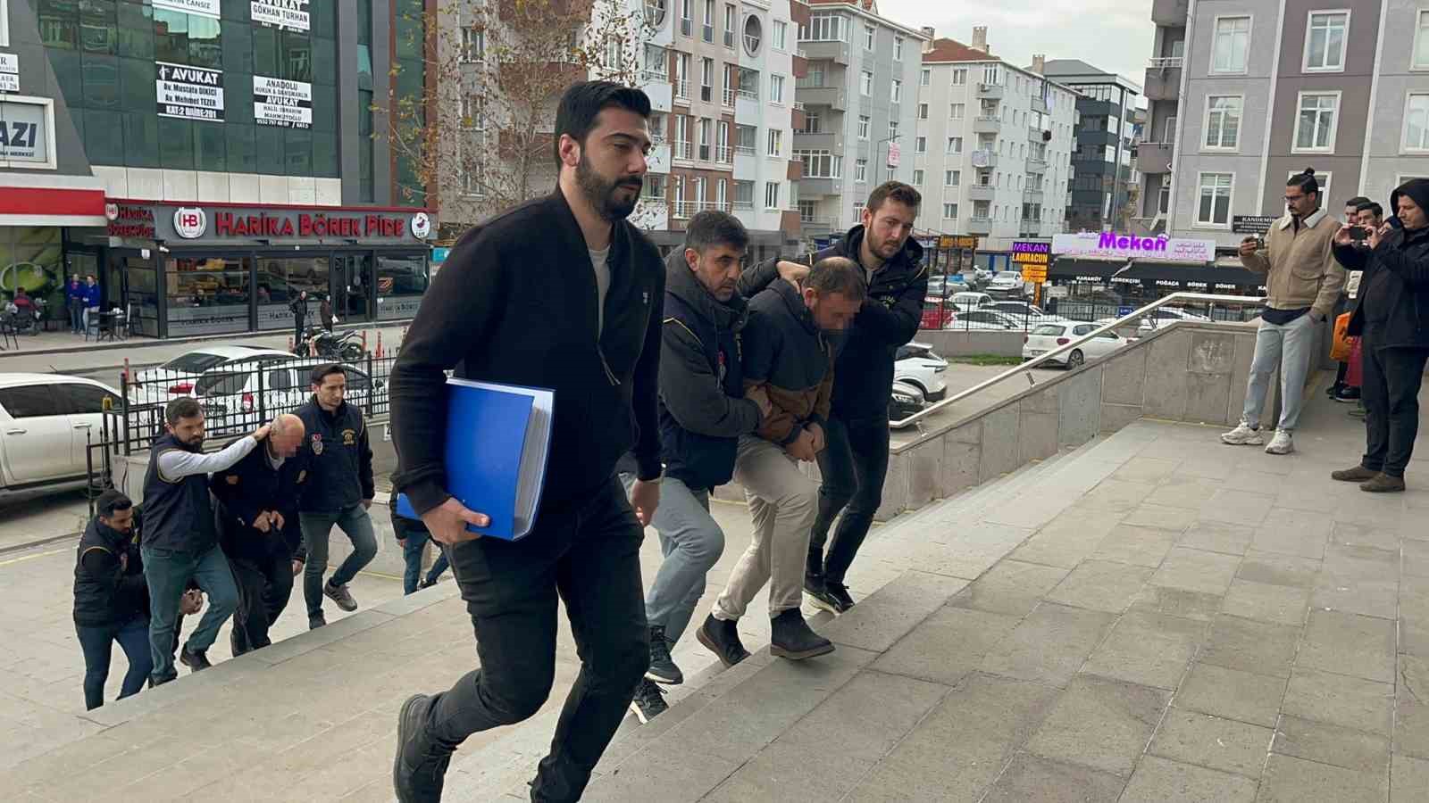 Çerkezköy’de tefecilik operasyonu: 3 kişi gözaltında