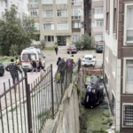 Avcılar’da ehliyetsiz sürücünün kullandığı otomobil apartmanın bahçesine uçtu: 2 yaralı