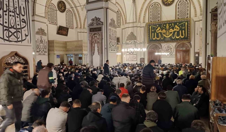 Regaip Kandili’nde Bursalılar Ulu Cami’de buluştu