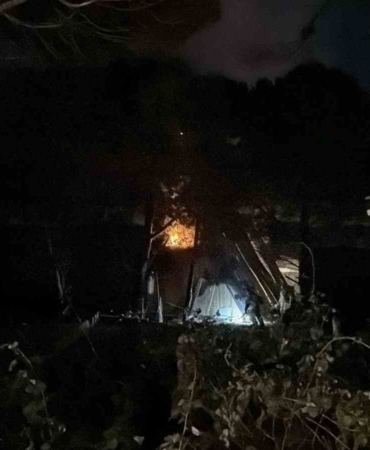 Arnavutköy Terkos’ta boşaltılan bungalov evler alev alev yandı