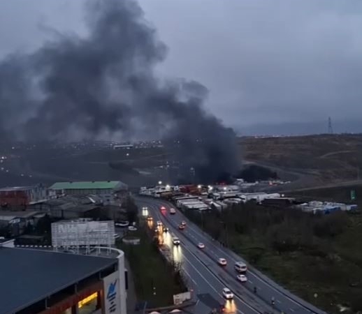 Sultangazi’deki su dolum tesisinde yangın çıktı