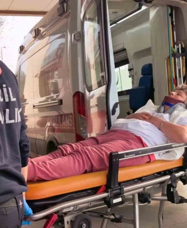 Tır ile karavan çarpıştı: kadın sürücü yaralandı