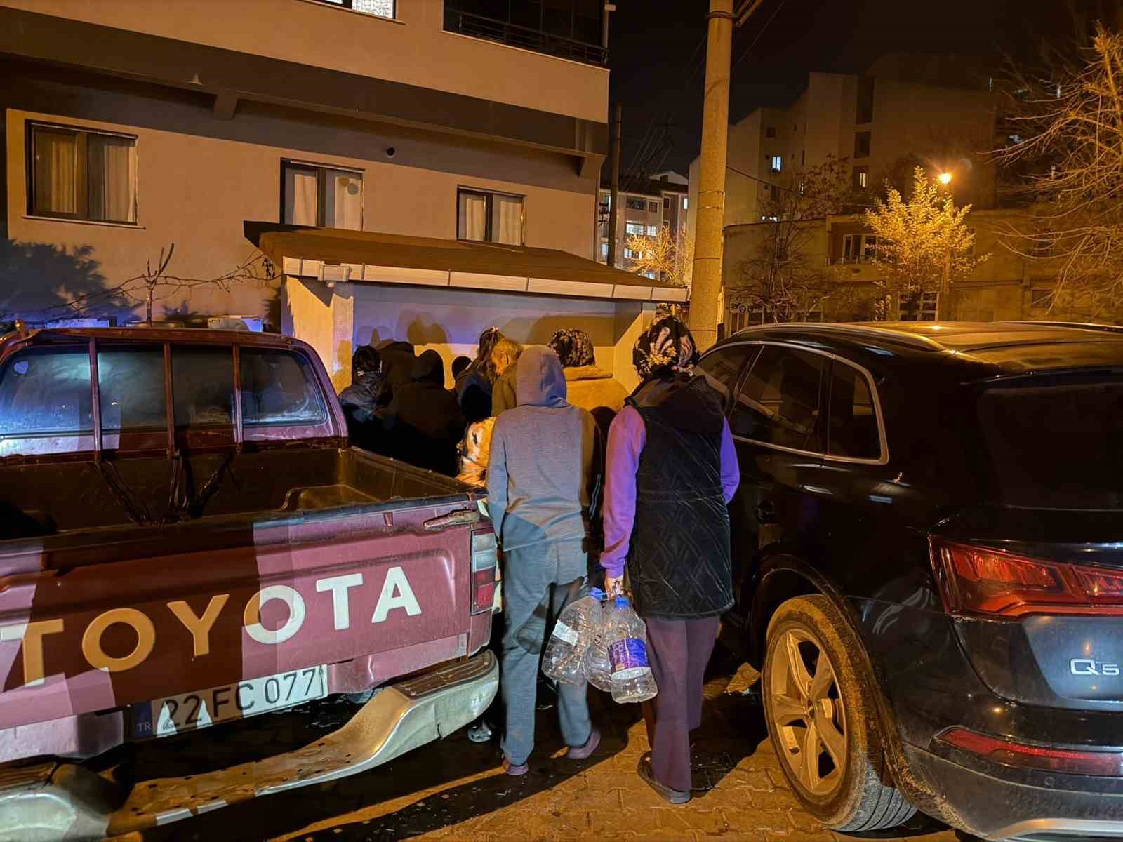 Keşan’da susuz hafta sonu: Vatandaş kaynak çeşmelerine akın etti