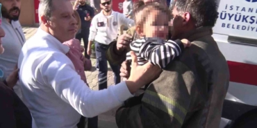 Sancaktepe’de asansör yangını: Anne-çocuk ve 2 itfaiye eri dumandan etkilendi