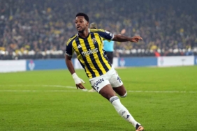 Jhon Duran, 2. golünü de derbide attı