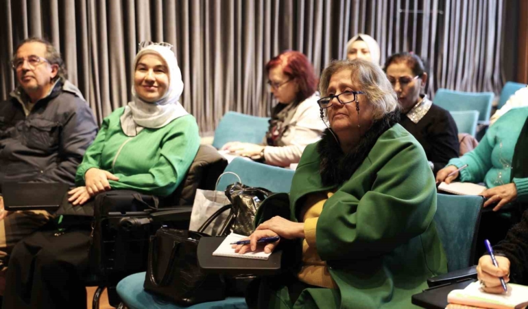 Osmangazi Belediyesi’nin atölyelerinde yeni şairler yetişiyor