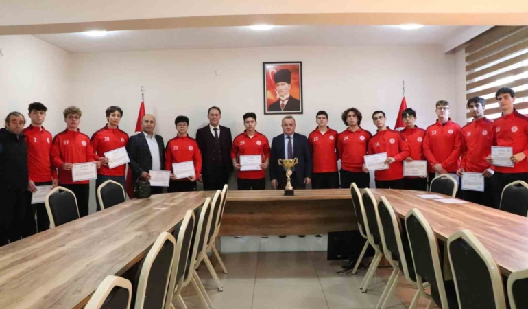 Bilecik’te genç basketbolculardan il birinciliği