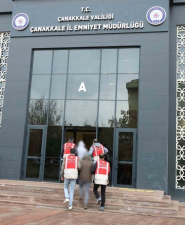Çanakkale’de kuyumcuyu soymaya kalkışan 2 şüpheli tutuklandı