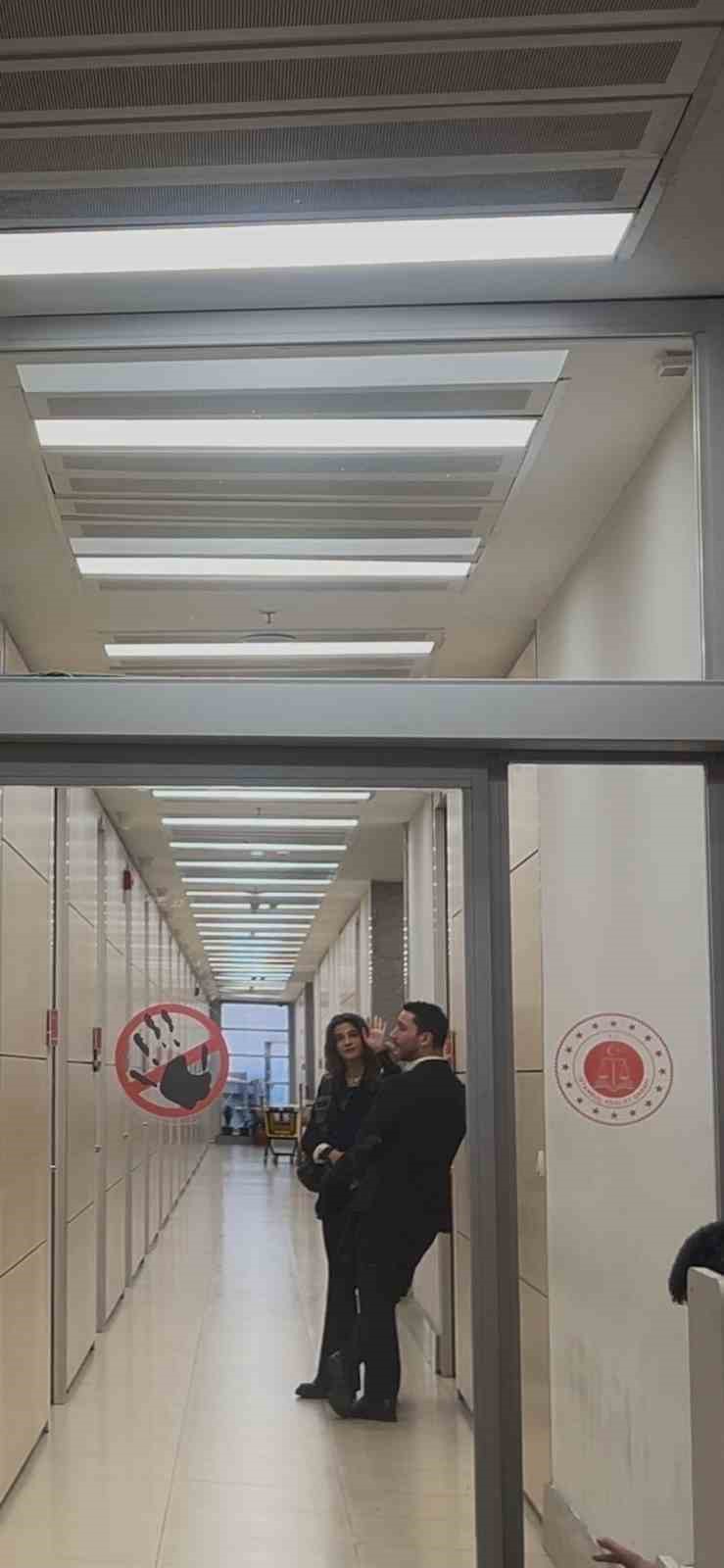 Ünlülere yönelik uyuşturucu soruşturması kapsamında oyuncu Berrak Tüzünataç ifade vermeye geldi