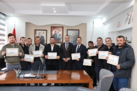 Bilecik’te ana arı yetiştiriciliği eğitimi alan 33 arıcı sertifikalarını aldı