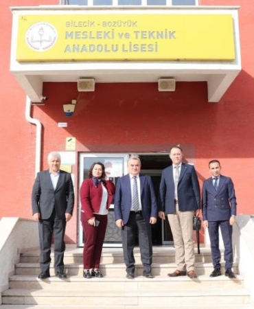 Kaymakam Öztürk okullarda incelemelerde bulundu