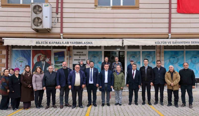 Vali Sözer vatandaşlarla Kapaklılar Derneği’nde buluştu