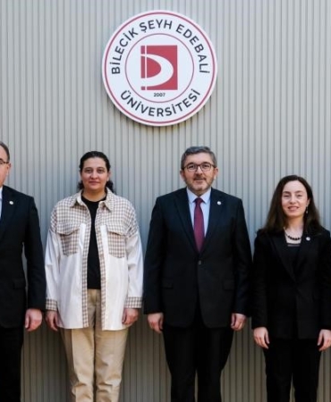 BŞEÜ öğretim üyesine ’Bilim Hizmet’ ödülü