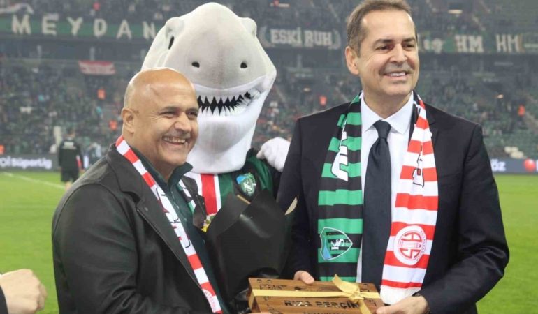 Kocaelispor ve Antalyaspor başkanlarından dostluk mesajı