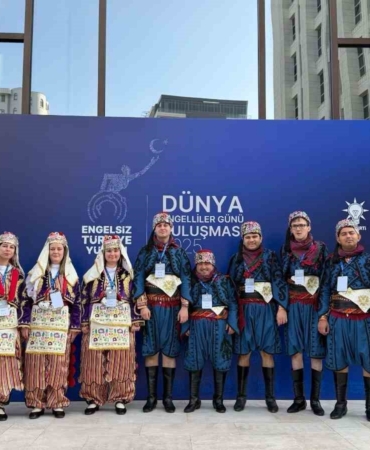 Kocaeli’nin "Gonca Efeleri" Cumhurbaşkanı Erdoğan’ın önünde sahne aldı