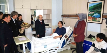 Emniyet Genel Müdürü Demirtaş, Yalova’daki çatışmada yaralanan polisi ziyaret etti