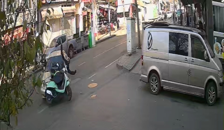 Çorlu’da otomobille motosiklet kafa kafaya çarpıştı: 1 yaralı