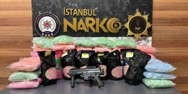 Avcılar’da bir eve zulalanan 601 bin 380 adet uyuşturucu hap ele geçirildi