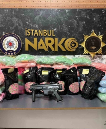 Avcılar’da bir eve zulalanan 601 bin 380 adet uyuşturucu hap ele geçirildi