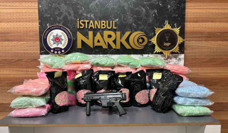 Avcılar’da bir eve zulalanan 601 bin 380 adet uyuşturucu hap ele geçirildi