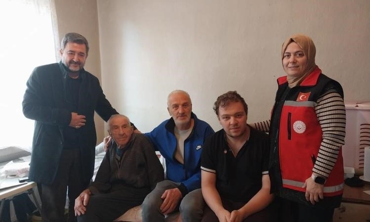 Bilecik’te 5 kuşaktır bir arada yaşayan aileye ziyaret
