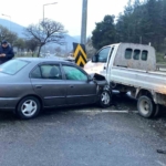 Bilecik’te otomobil ile kamyonet çarpıştı: 5 yaralı