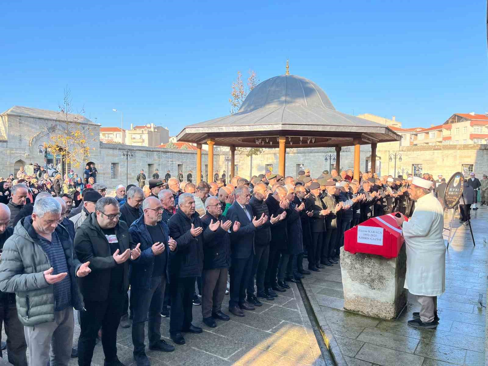 Kıbrıs Gazisi Ekrem Karaca, Babaeski’de son yolculuğuna uğurlandı