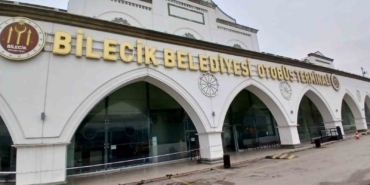 Bilecik Şehirlerarası Otobüs Terminali’nde tavan akıyor, yolcular soğuktan donyor